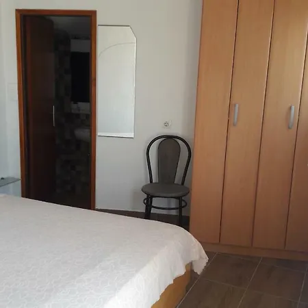 Kuca Paradise- Robinson Feriehus Murter