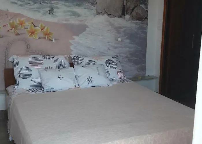 Сasa de vacaciones Kuca Paradise- Robinson